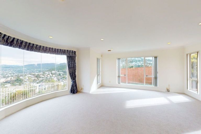 Photo of property in 16 Imran Terrace, Khandallah, Wellington, 6035