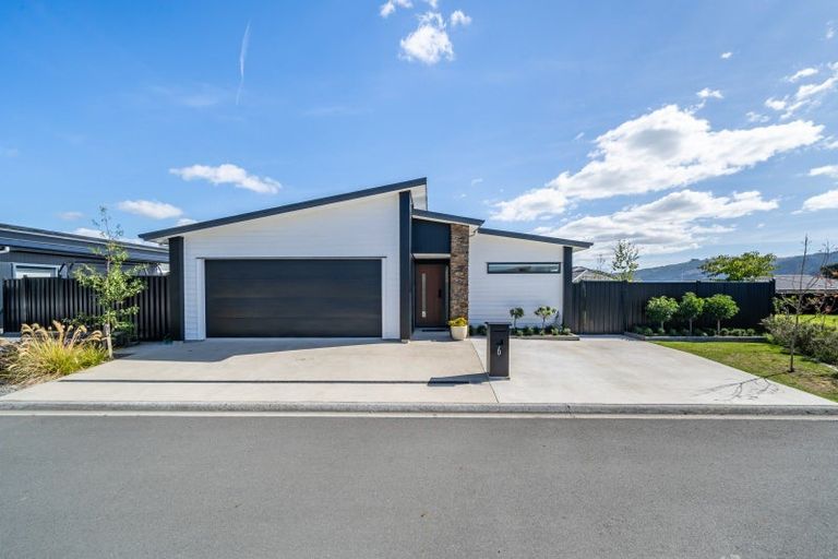 Photo of property in 6 Mcmillan Lane, Wallaceville, Upper Hutt, 5018