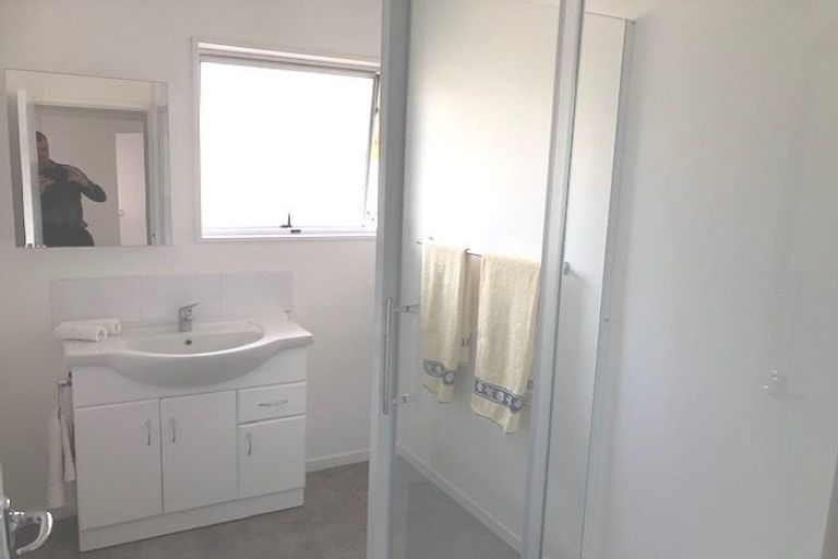 Photo of property in 21 Ranui Avenue, Ranui, Auckland, 0612