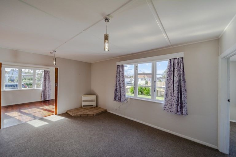 Photo of property in 27 Russell Road, Marewa, Napier, 4110