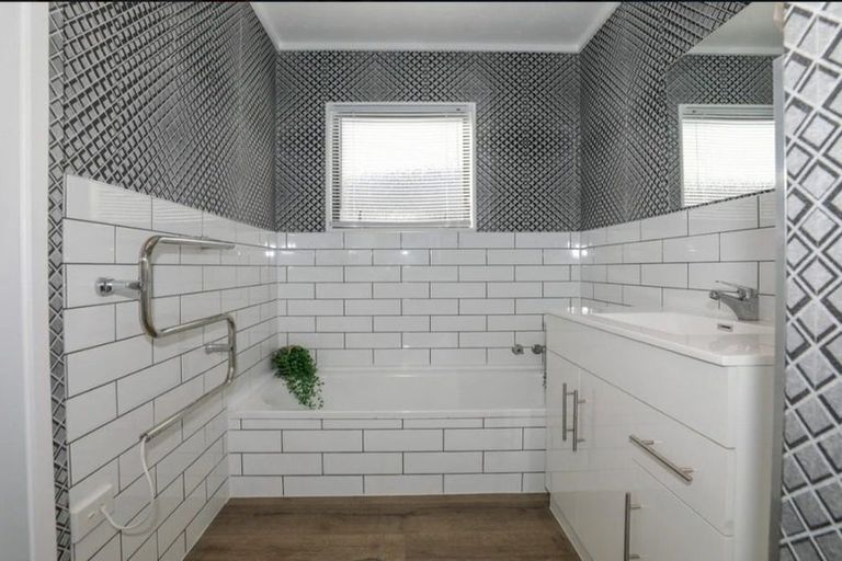 Photo of property in 28 Pukehangi Road, Pukehangi, Rotorua, 3015