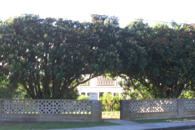 Photo of property in 2 Titoki Road, Waikanae Beach, Waikanae, 5036