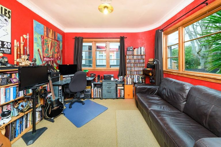 Photo of property in 497 Featherston Street, Roslyn, Palmerston North, 4414