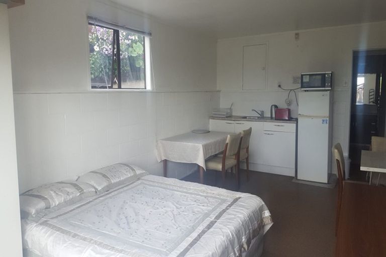 Photo of property in 1/167 Mokoia Road, Birkenhead, Auckland, 0626