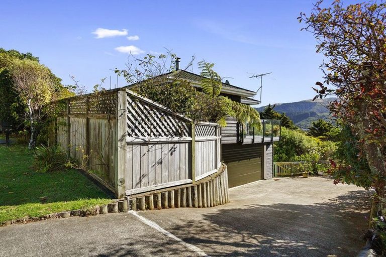Photo of property in 40 Woodman Drive, Tawa, Wellington, 5028