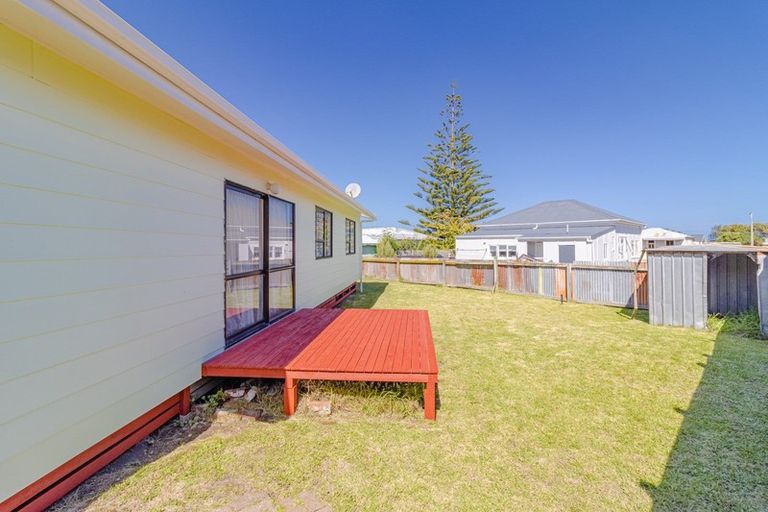Photo of property in 90a Hinau Street, Castlecliff, Whanganui, 4501