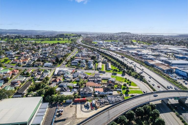 Photo of property in 70 Melrose Road, Mount Roskill, Auckland, 1041