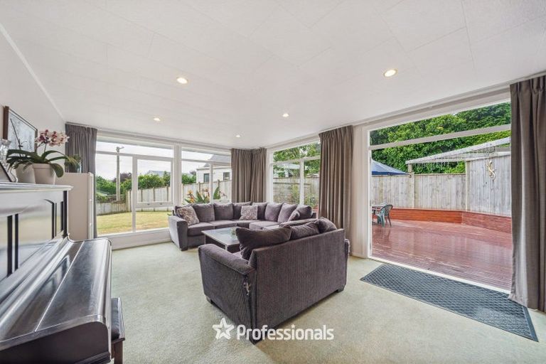 Photo of property in 40 Kamahi Street, Stokes Valley, Lower Hutt, 5019