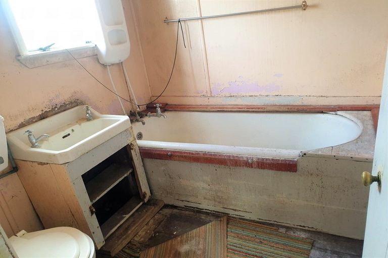 Photo of property in 30 Burns Street, Dannevirke, 4930