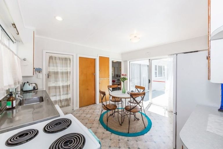 Photo of property in 327 Rodney Street, Wellsford, 0900