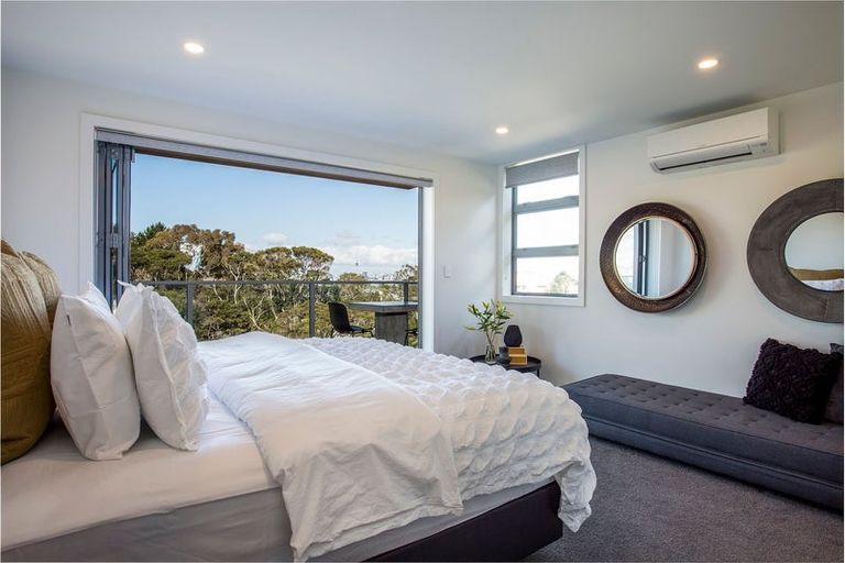 Photo of property in 8a Huka Road, Birkenhead, Auckland, 0626