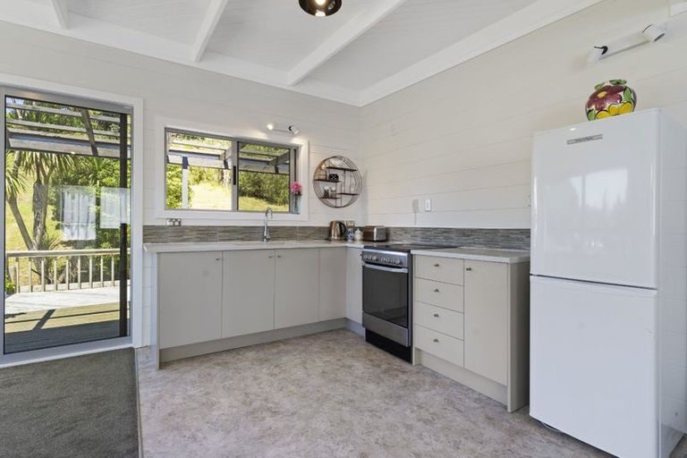 Photo of property in 11 Donald Place, Stillwater, Silverdale, 0993