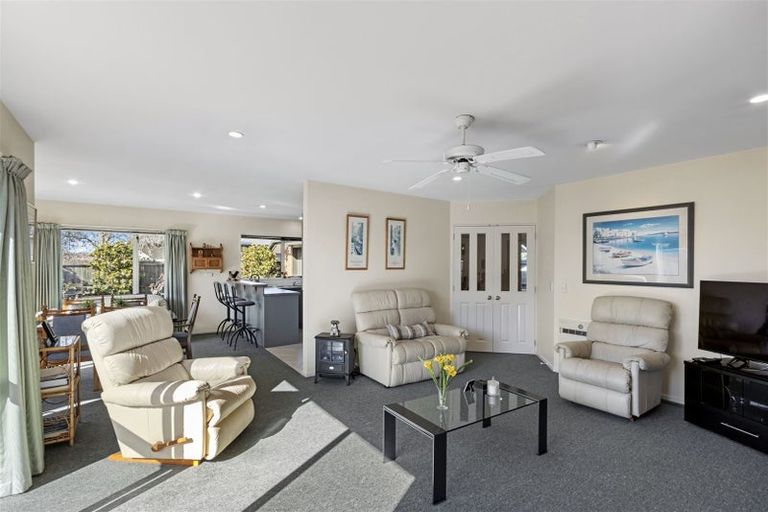 Photo of property in 39 Kinsella Crescent, Aidanfield, Christchurch, 8025