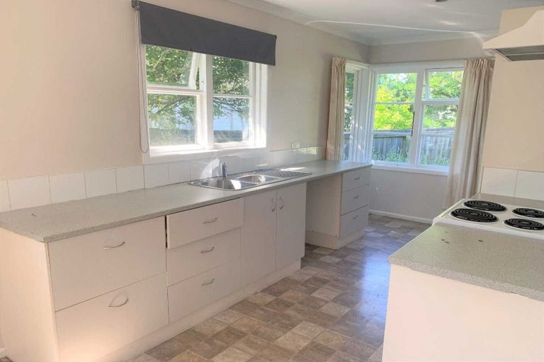 Photo of property in 38 Hollyford Avenue, Bryndwr, Christchurch, 8053