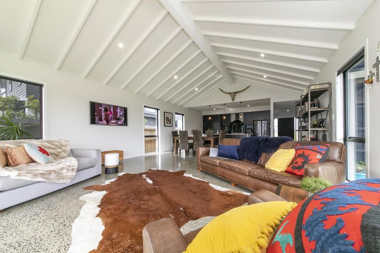 Photo of property in 75 Kaipara Portage Road, Riverhead, 0820