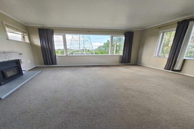 Photo of property in 9 Wakeling Avenue, Te Atatu South, Auckland, 0610