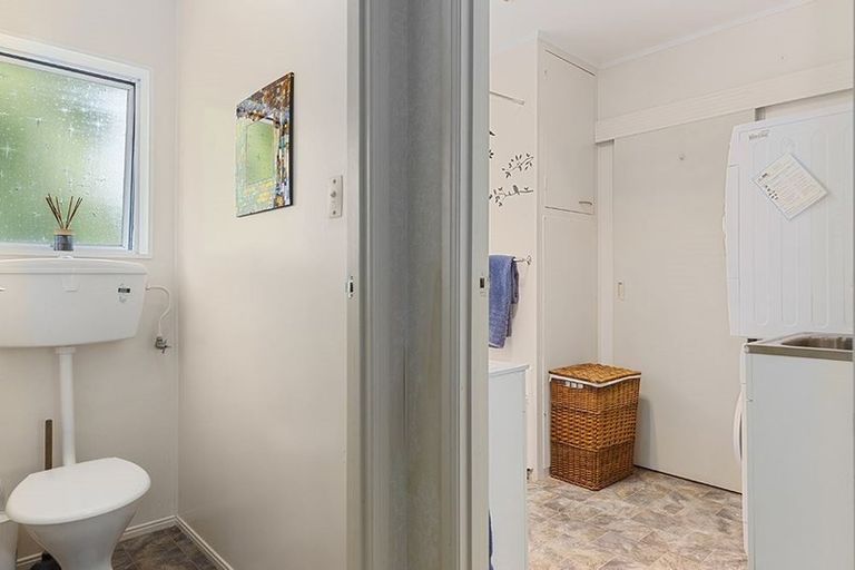 Photo of property in 2/10 Roseburn Place, Pakuranga, Auckland, 2010