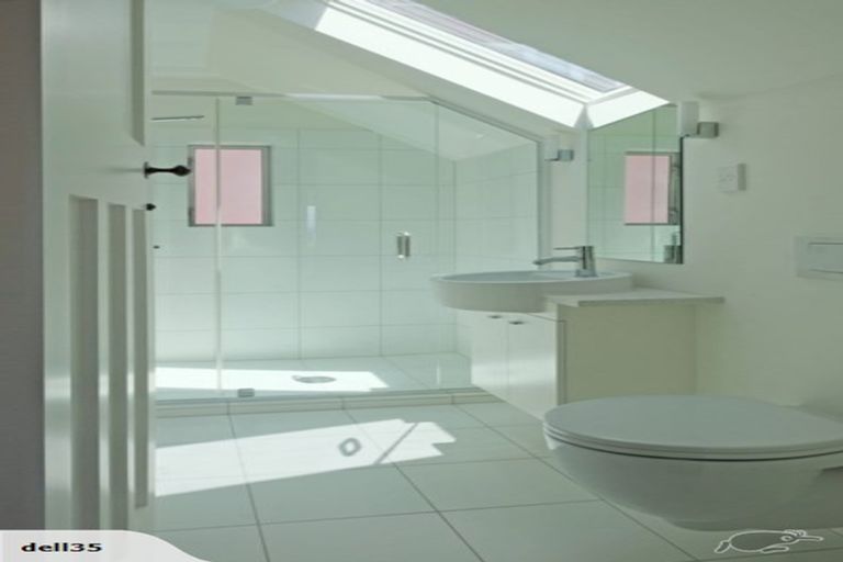 Photo of property in 100 Bolton Street, Kelburn, Wellington, 6012