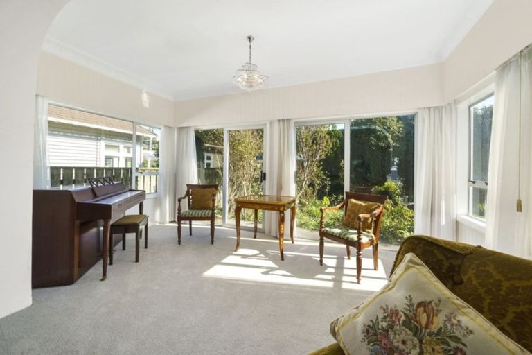 Photo of property in 303 The Parade, Island Bay, Wellington, 6023