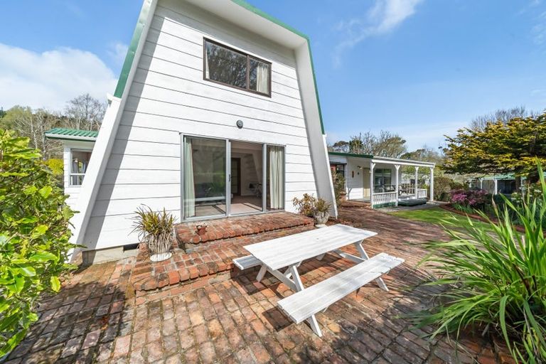 Photo of property in 329a Paekakariki Hill Road, Paekakariki Hill, Porirua, 5381