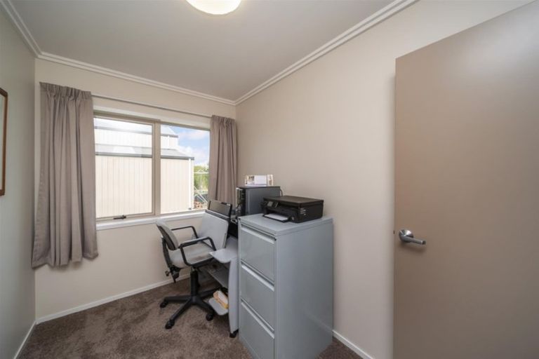 Photo of property in 8 Larlin Heights, Hawera, 4675