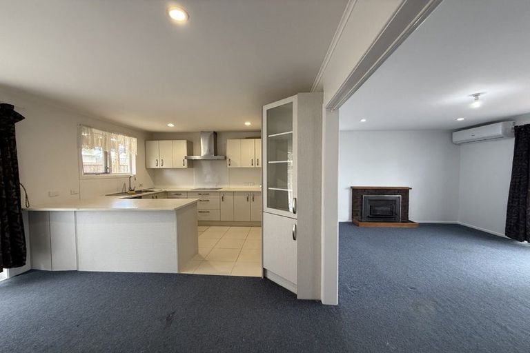 Photo of property in 35 Toru Street, Te Atatu Peninsula, Auckland, 0610