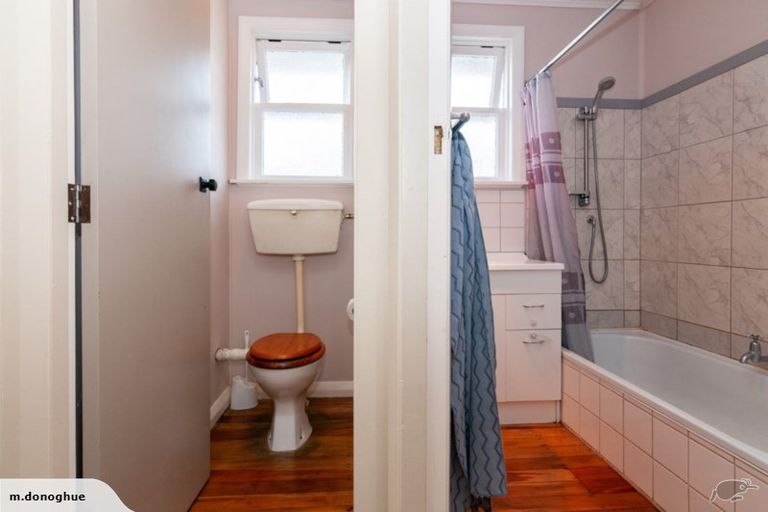 Photo of property in 2a Montrose Place, Takaro, Palmerston North, 4412