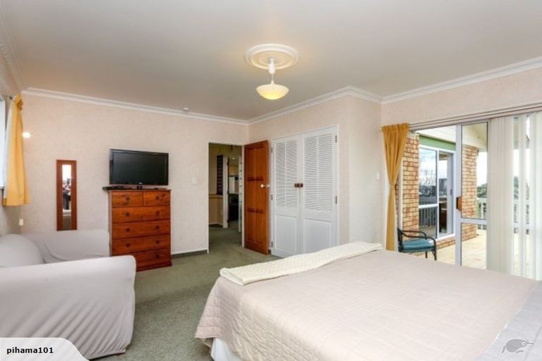 Photo of property in 22 Mcfarlane Street, Oakura, 4314