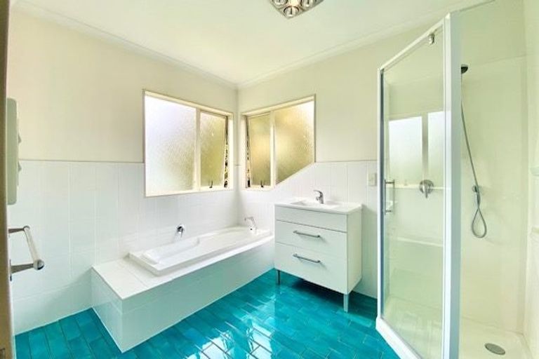 Photo of property in 27c Swanson Road, Henderson, Auckland, 0610