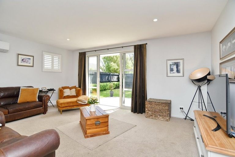 Photo of property in 9a Sylvia Street, Parklands, Christchurch, 8083