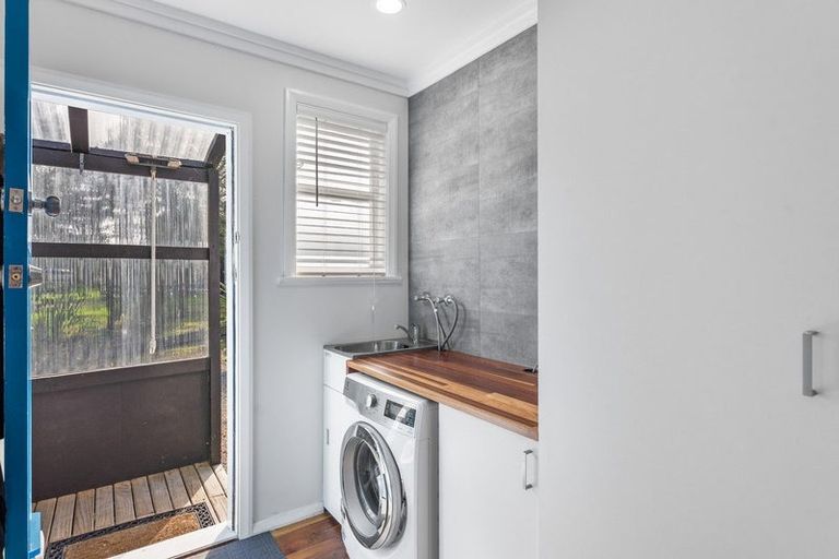 Photo of property in 60 Sarah Street, Waikawa Beach, Levin, 5573