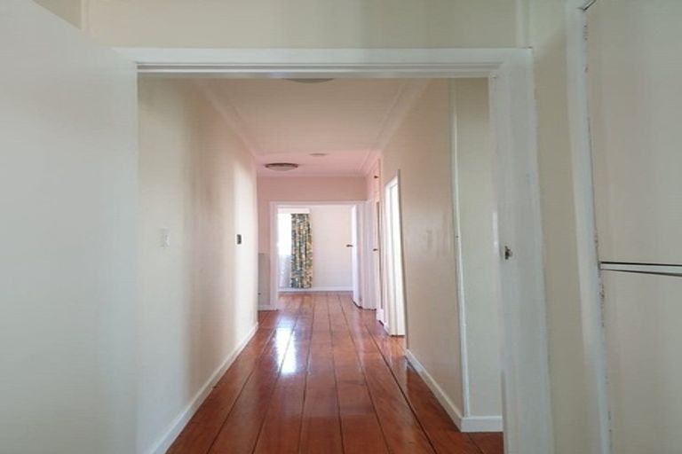 Photo of property in 1/16 Taharoto Road, Takapuna, Auckland, 0622