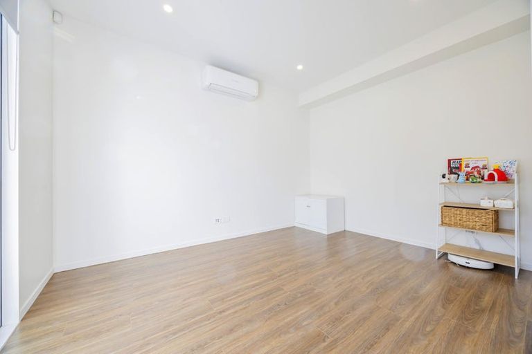 Photo of property in 27 Coast Garden Drive, Hobsonville, Auckland, 0616