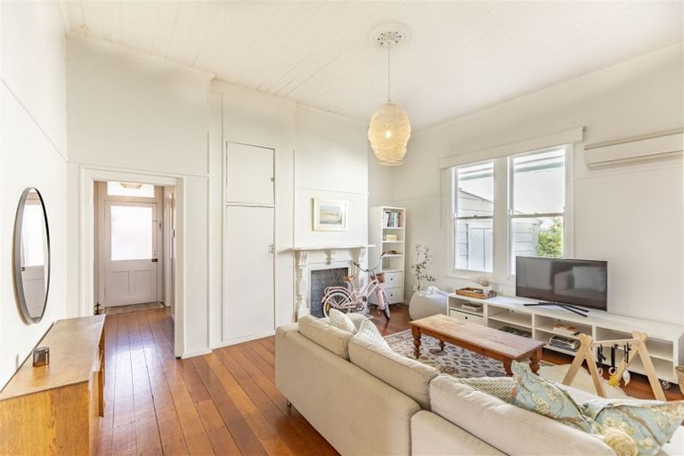 Photo of property in 95 Wellesley Road, Napier South, Napier, 4110