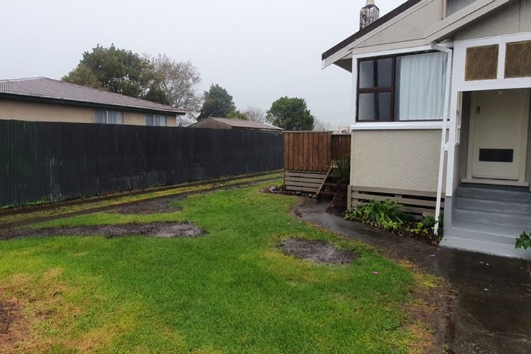 Photo of property in 28 Tarahua Road, Vogeltown, New Plymouth, 4310