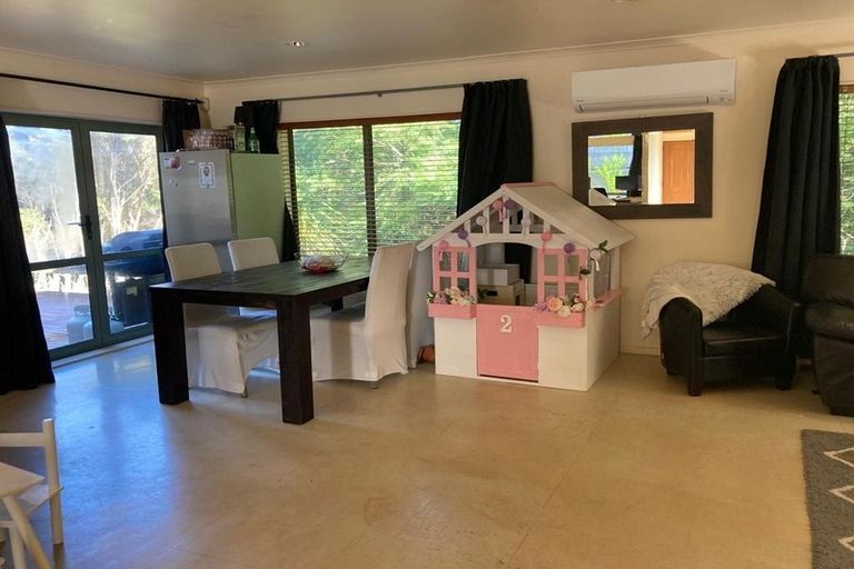 Photo of property in 22 Wicklam Lane, Greenhithe, Auckland, 0632