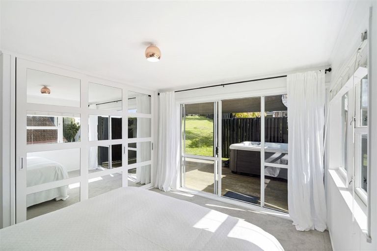 Photo of property in 19 Agincourt Street, Glenfield, Auckland, 0629