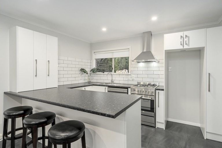 Photo of property in 227 Dowse Drive, Maungaraki, Lower Hutt, 5010