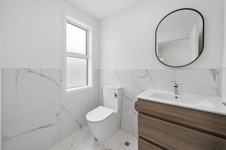 Photo of property in 1/5 Tawa Terrace, Tawa, Wellington, 5028