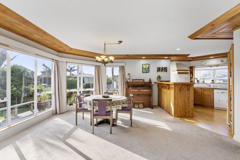 Photo of property in 6 Lillian Place, Orewa, 0931