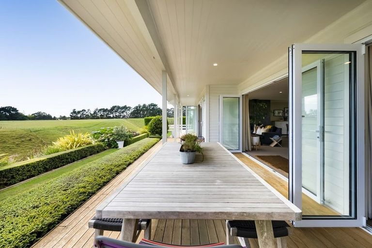 Photo of property in 167 Henwood Road, Paraite, New Plymouth, 4372