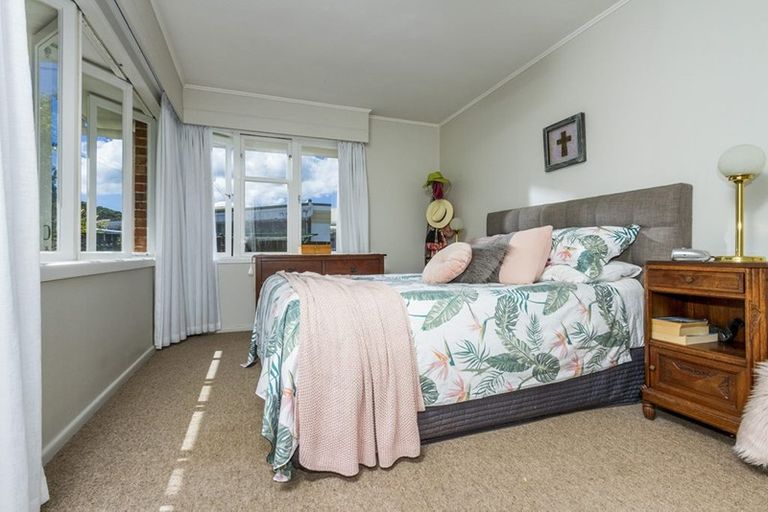 Photo of property in 120a Vauxhall Road, Narrow Neck, Auckland, 0624