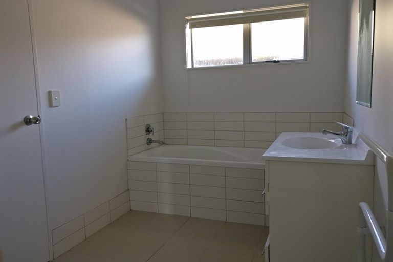 Photo of property in 26 Kellett Road, Ranui, Auckland, 0612