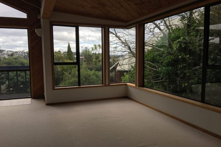 Photo of property in 3 Beulah Avenue, Rothesay Bay, Auckland, 0630