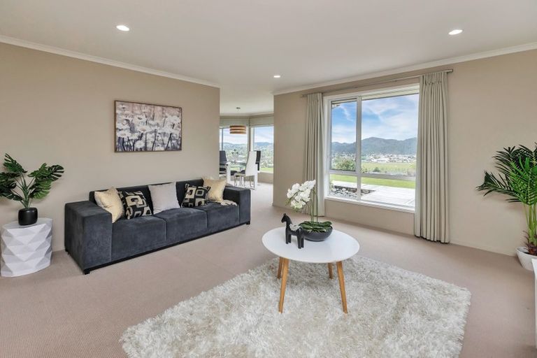 Photo of property in 14 Kensington Heights Rise, Kensington, Whangarei, 0112