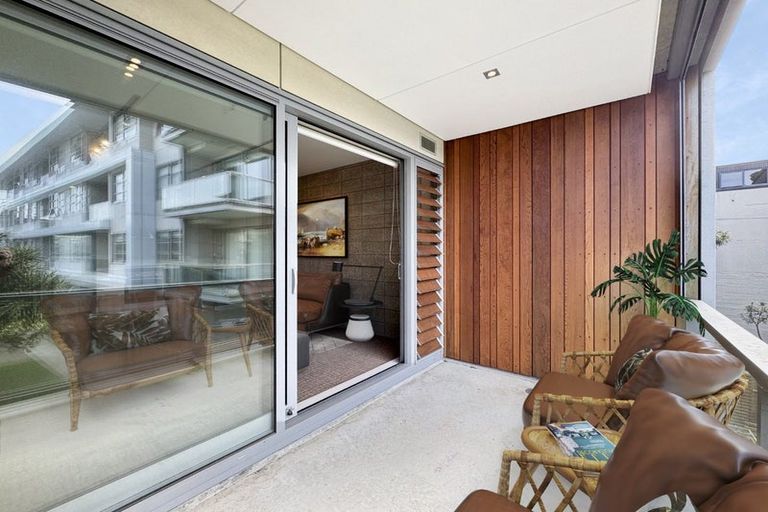 Photo of property in Revolucion Apartments, 402/28w Torrens Terrace, Mount Cook, Wellington, 6011