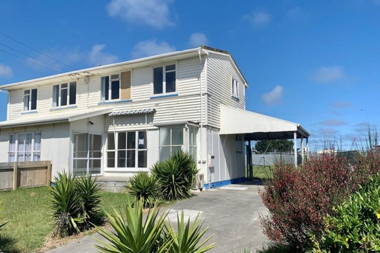 Photo of property in 26-28 Matipo Street, Castlecliff, Whanganui, 4501