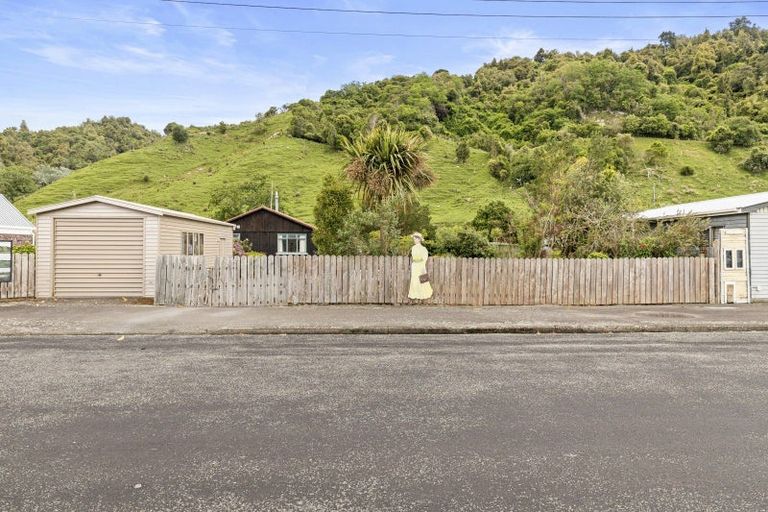 Photo of property in 21 Broadway, Mangaweka, 4797