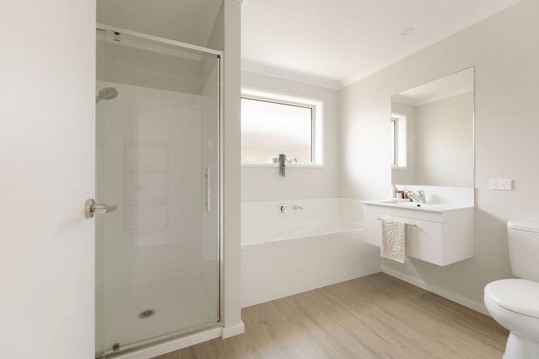 Photo of property in 30 Hills View Drive, Papamoa, 3118