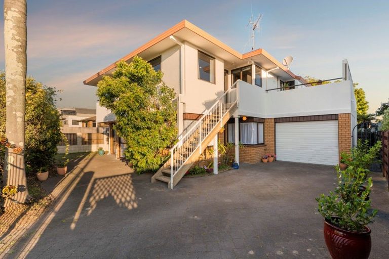 Photo of property in 1 Sutherland Avenue, Mount Maunganui, 3116